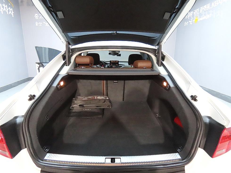 Audi A745 Turbo Diesel Injection 콰트로 Dynamic 4G - 19