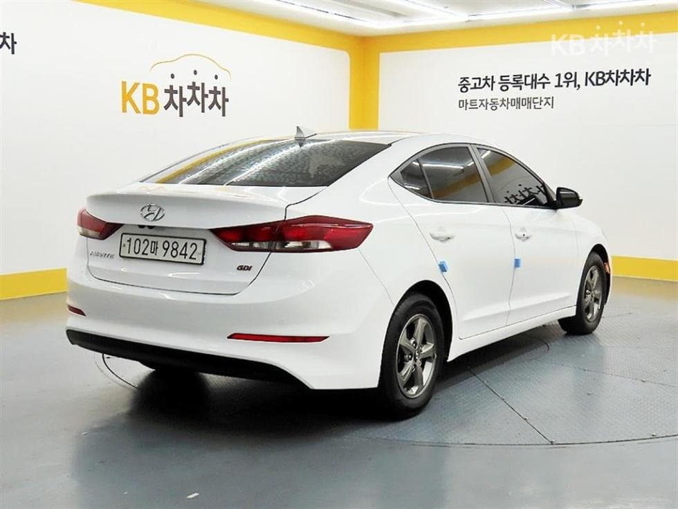Hyundai Avante (Elantra)AD1.6 GDi Smart - 4