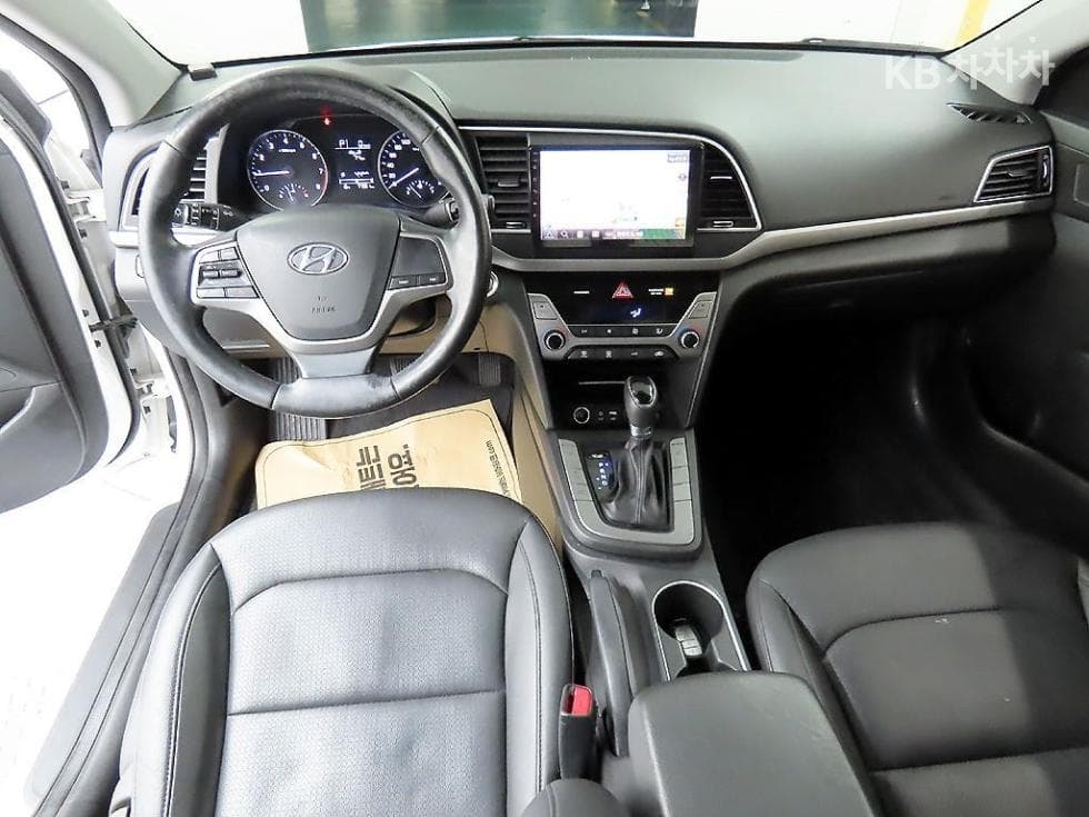 Hyundai Avante (Elantra)AD1.6 GDi Smart - 7