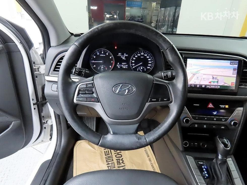 Hyundai Avante (Elantra)AD1.6 GDi Smart - 9