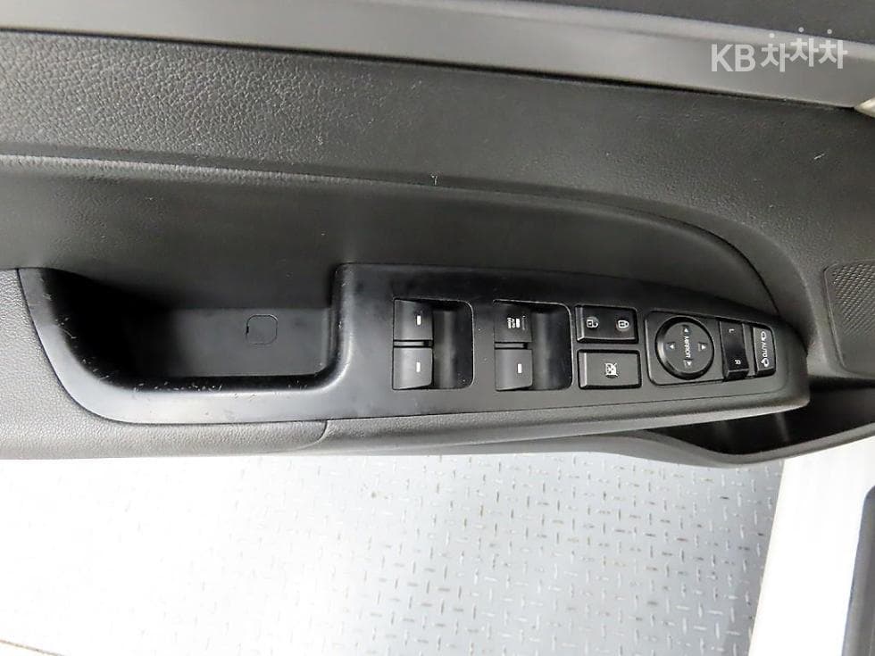 Hyundai Avante (Elantra)AD1.6 GDi Smart - 11