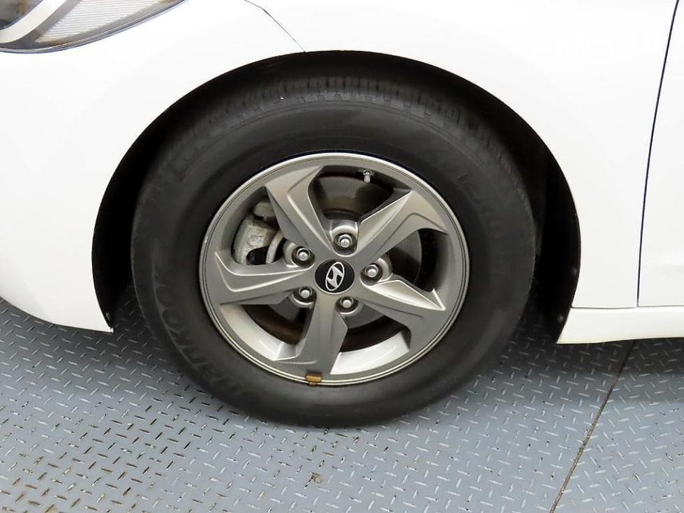 Hyundai Avante (Elantra)AD1.6 GDi Smart - 20