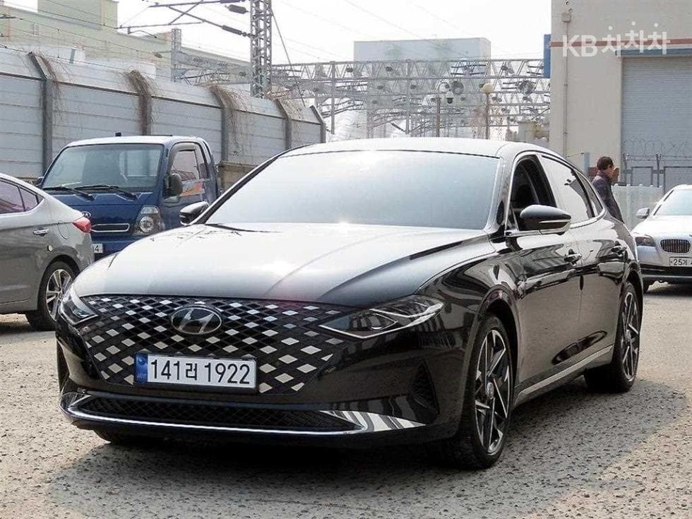Hyundai The New (facelift) Grandeur (Azera) 3.3 Exclusive - Image 1