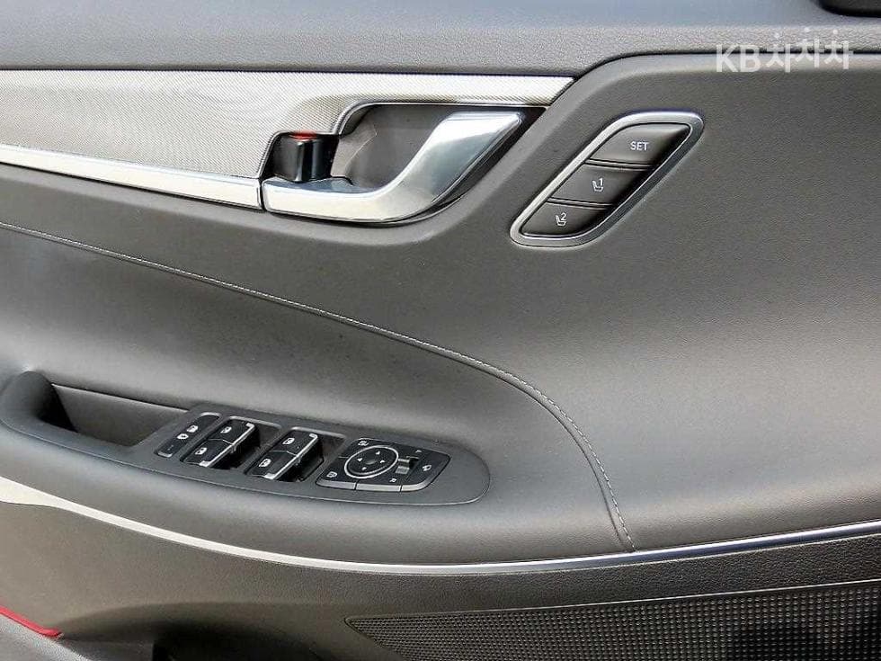 Hyundai The New (facelift) Grandeur (Azera)3.3 Exclusive - 11