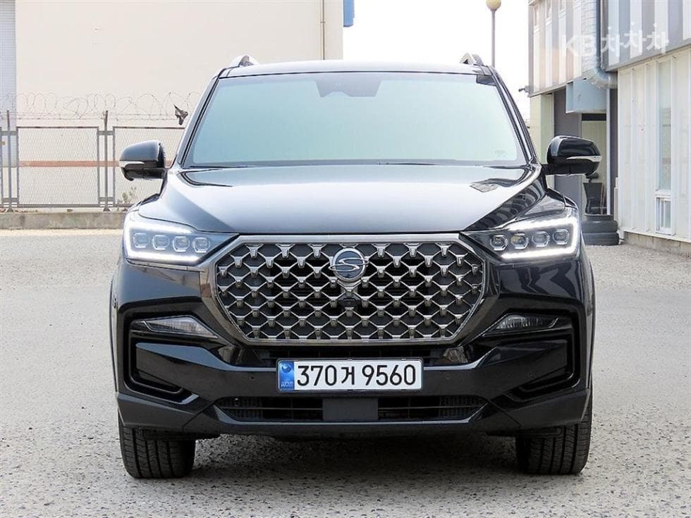 KG Mobility All New Rexton 2.2 4WD 더 블랙 - Image 1