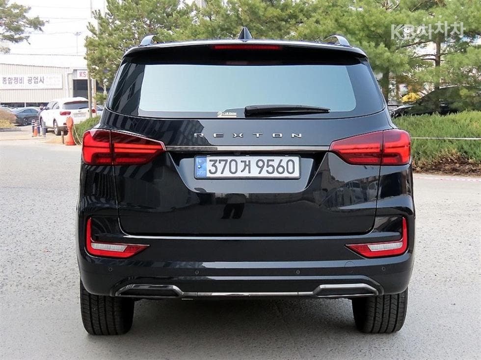 KG Mobility All New Rexton2.2 4WD 더 블랙 - 4