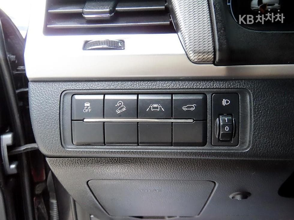 KG Mobility All New Rexton2.2 4WD 더 블랙 - 12