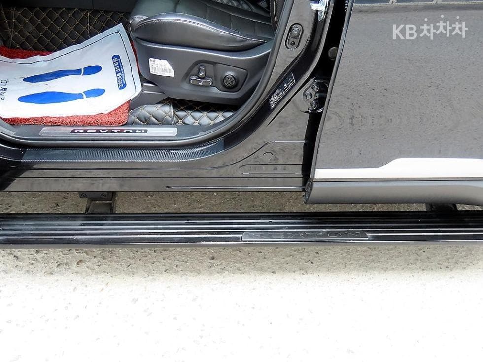 KG Mobility All New Rexton2.2 4WD 더 블랙 - 16