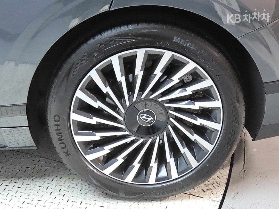 Hyundai The All New Grandeur (Azera) Hybrid1.6 Turbo Gasoline Calligraphy - 20