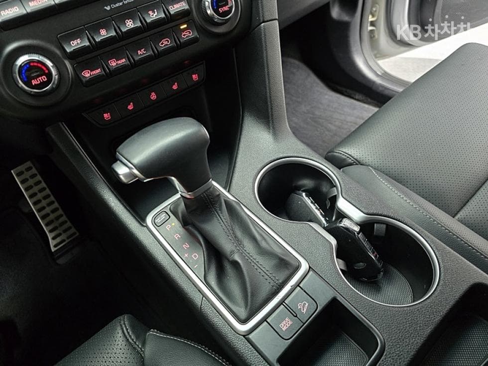 Kia Sportage 더 볼드2.0 Diesel 2WD Prestige - 8