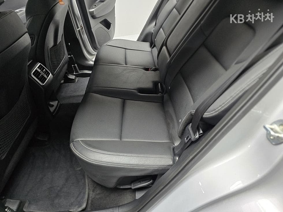 Kia Sportage 더 볼드2.0 Diesel 2WD Prestige - 16