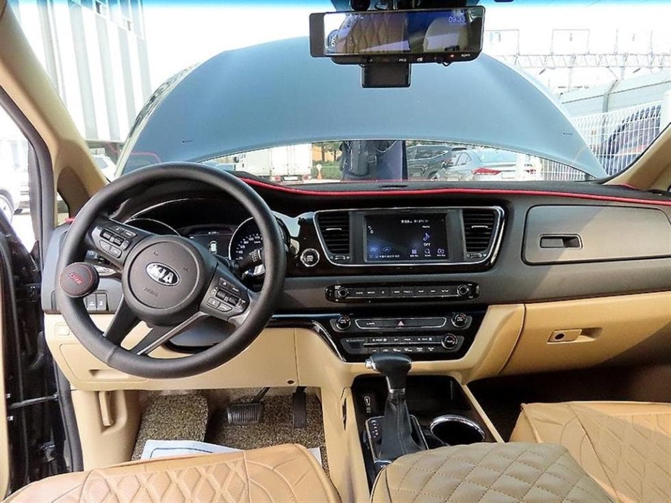 Kia The New (facelift) Carnival9-seater 2.2 Diesel Noblesse Special (special feature/edition) - 8