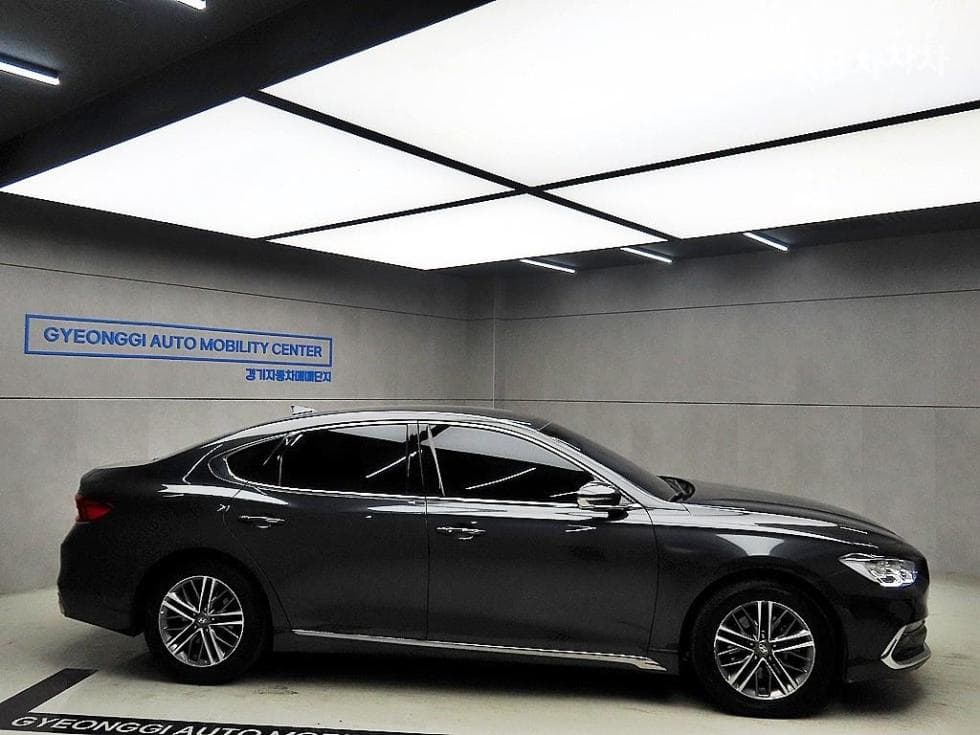 Хюндай Grandeur (Azera)IGРент-а-кар 3.0 LPi Modern Стандартен - 2