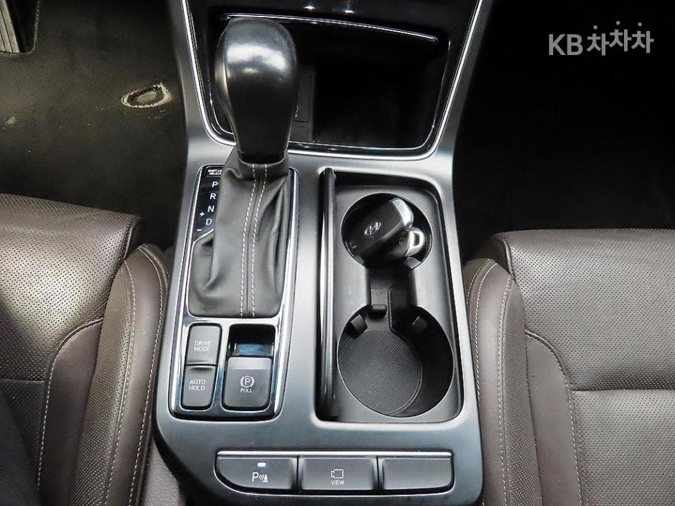 Хюндай Grandeur (Azera)IGРент-а-кар 3.0 LPi Modern Стандартен - 10
