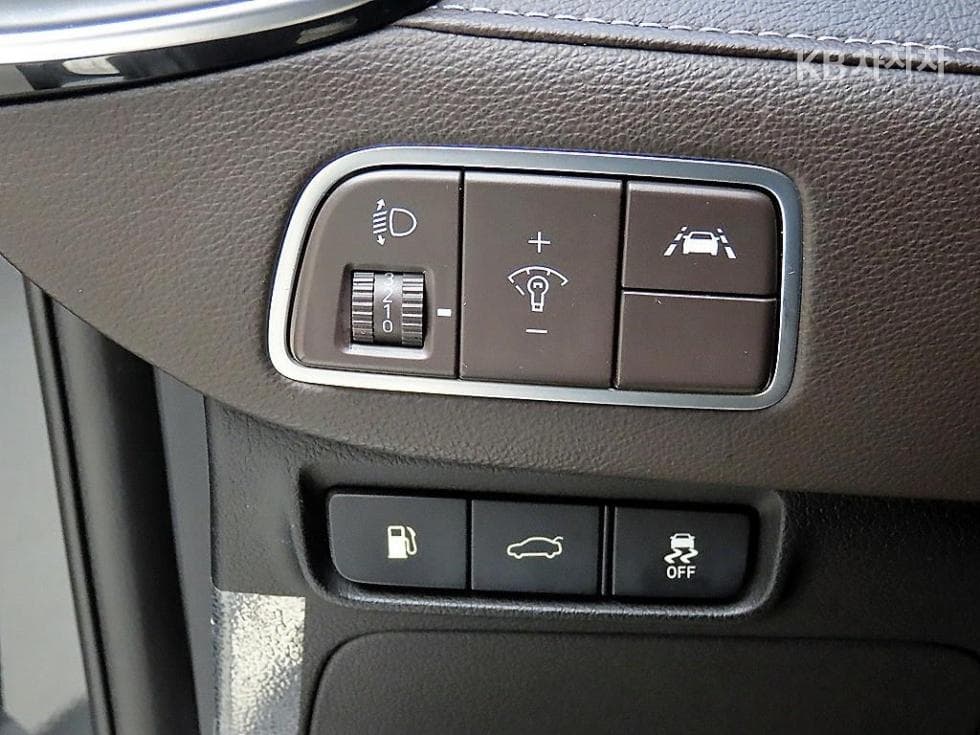 Хюндай Grandeur (Azera)IGРент-а-кар 3.0 LPi Modern Стандартен - 13