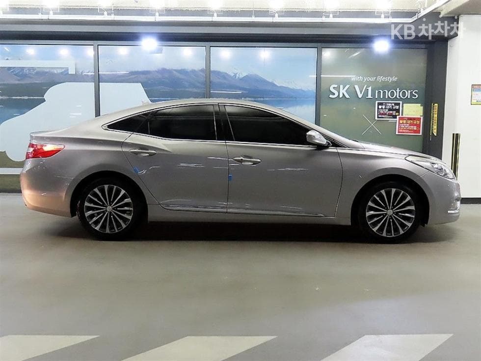 Hyundai Grandeur (Azera)HGHG300 Premium - 3