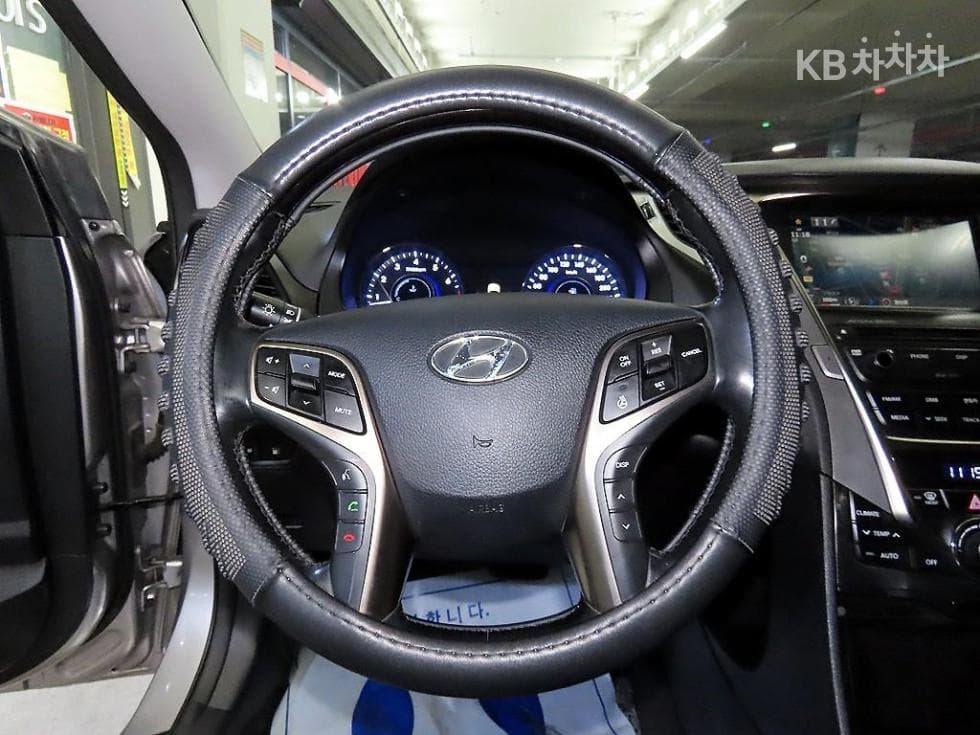 Hyundai Grandeur (Azera)HGHG300 Premium - 8