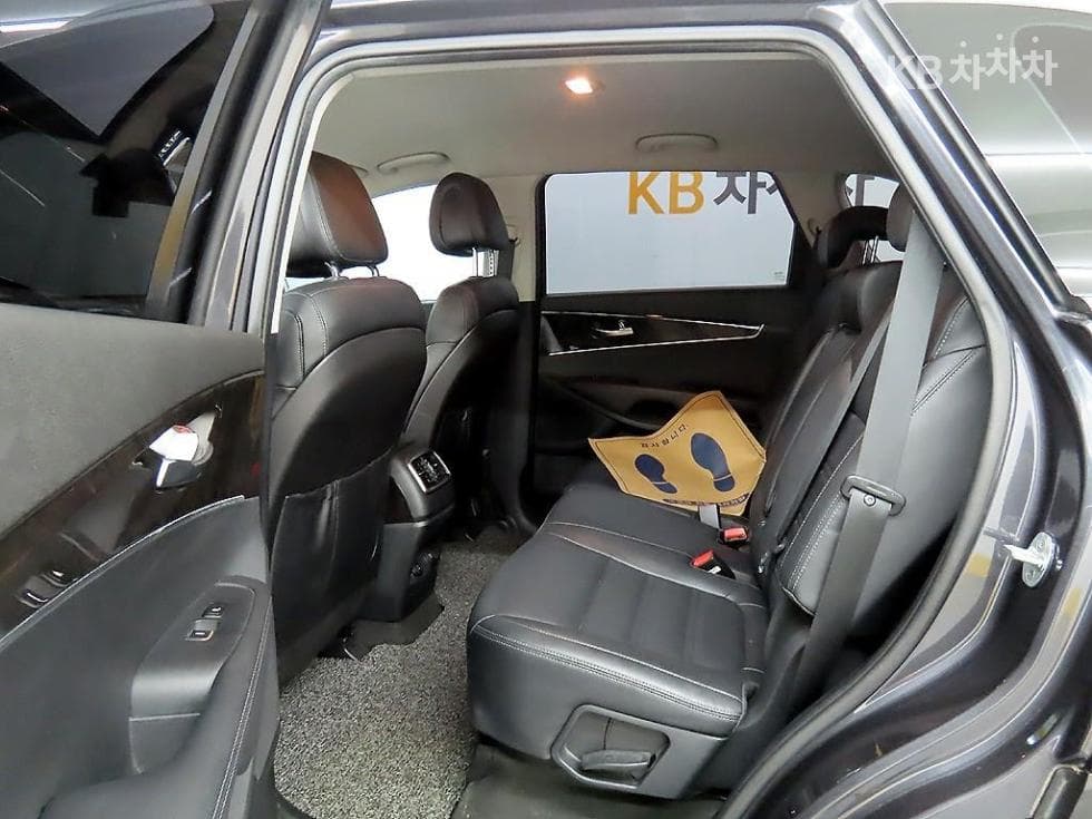 Kia All NewSorentoDiesel 2.0 2WD Prestige - 6