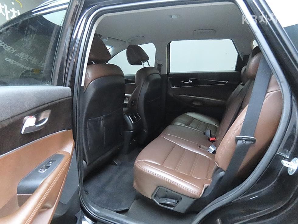 Kia The New (facelift) Sorento2.0 Diesel 2WD Noblesse - 11