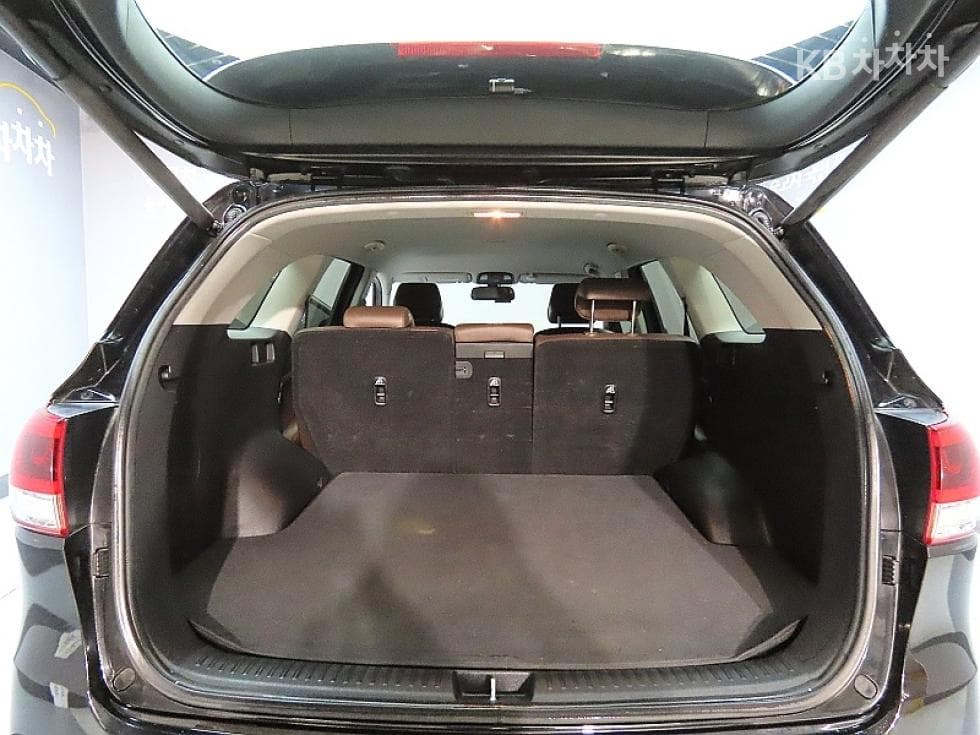 Kia The New (facelift) Sorento2.0 Diesel 2WD Noblesse - 19