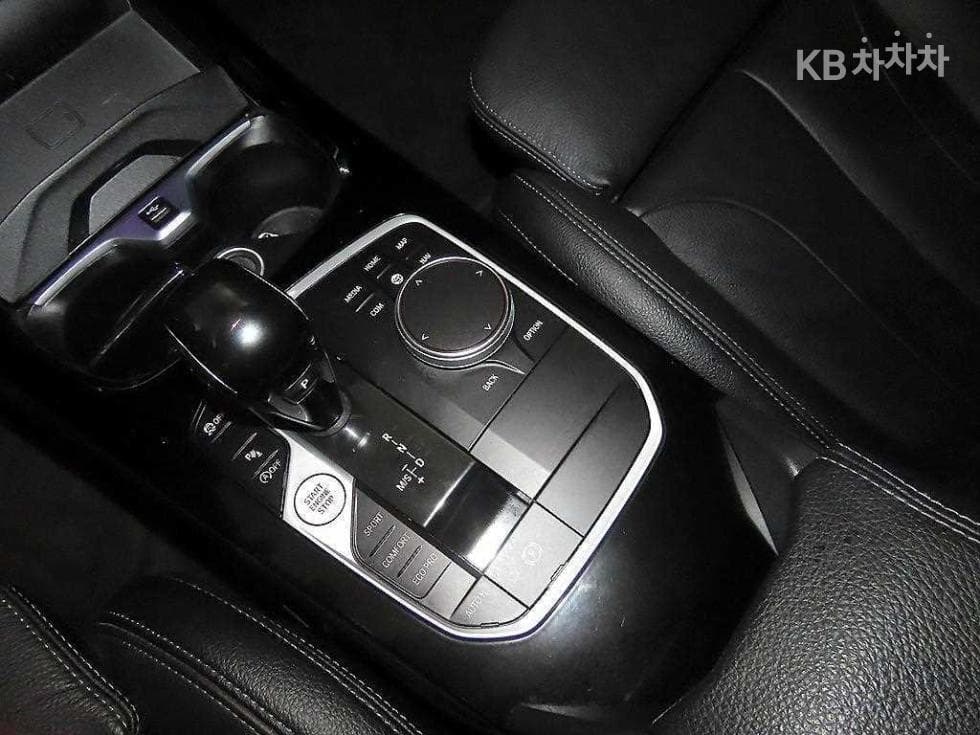 BMW 1시리즈 (F40)120i M Sport - 12