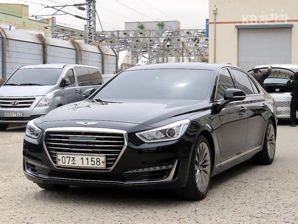 Genesis EQ900 3.3 T-GDI AWD Premium Luxury - Image 1
