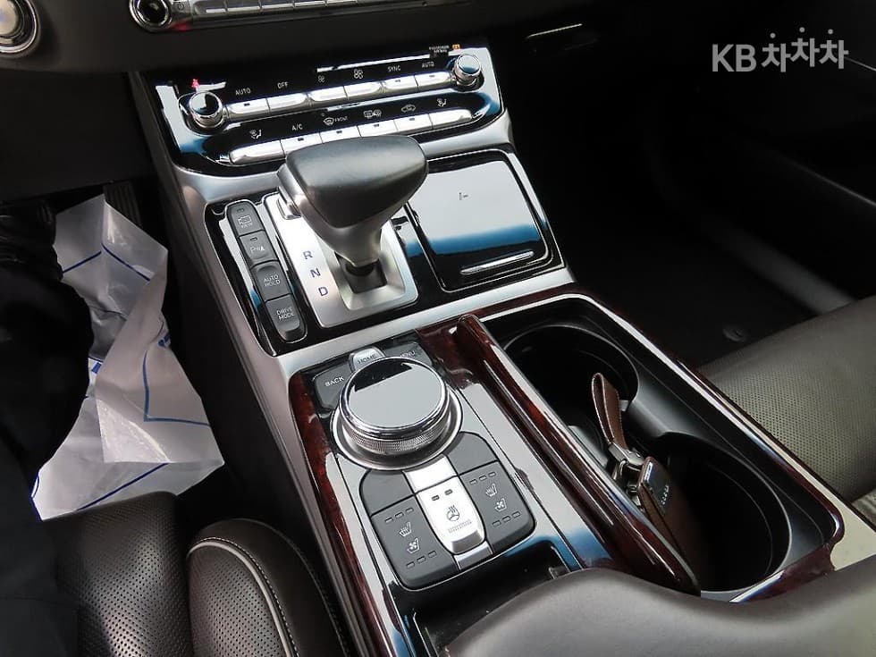 Genesis EQ9003.3 T-GDI AWD Premium Luxury - 11