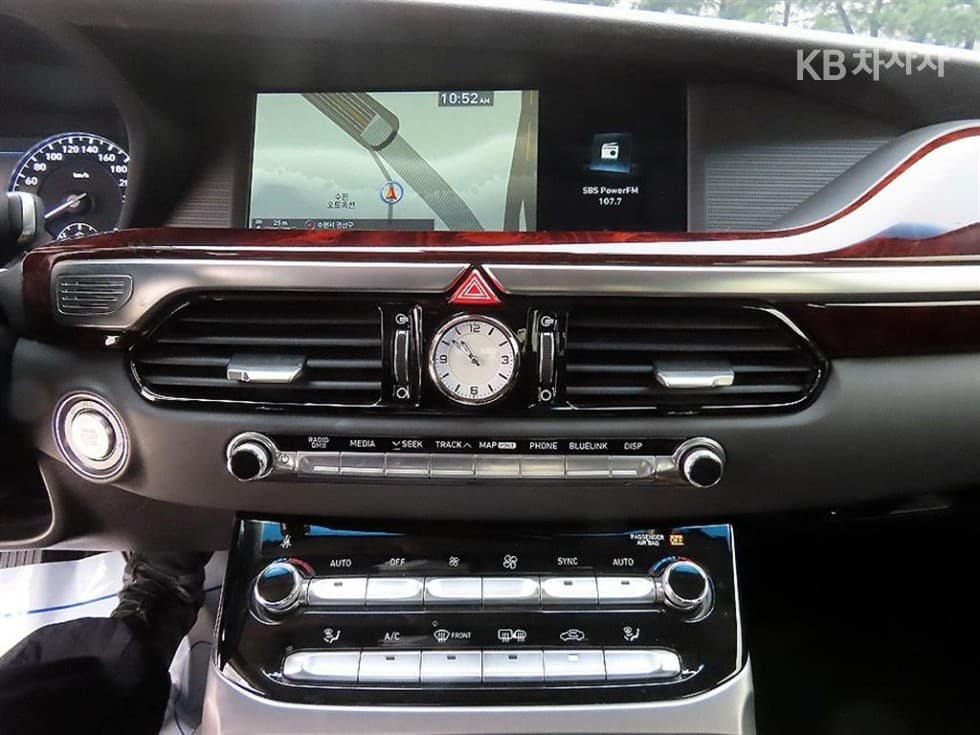 Genesis EQ9003.3 T-GDI AWD Premium Luxury - 12