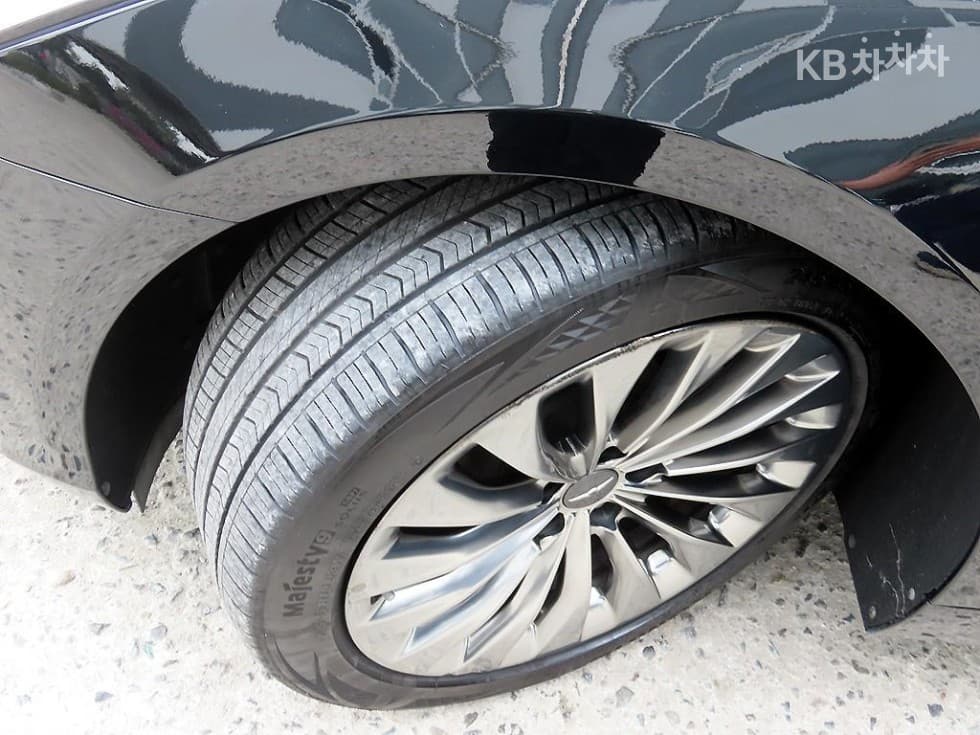 Genesis EQ9003.3 T-GDI AWD Premium Luxury - 19