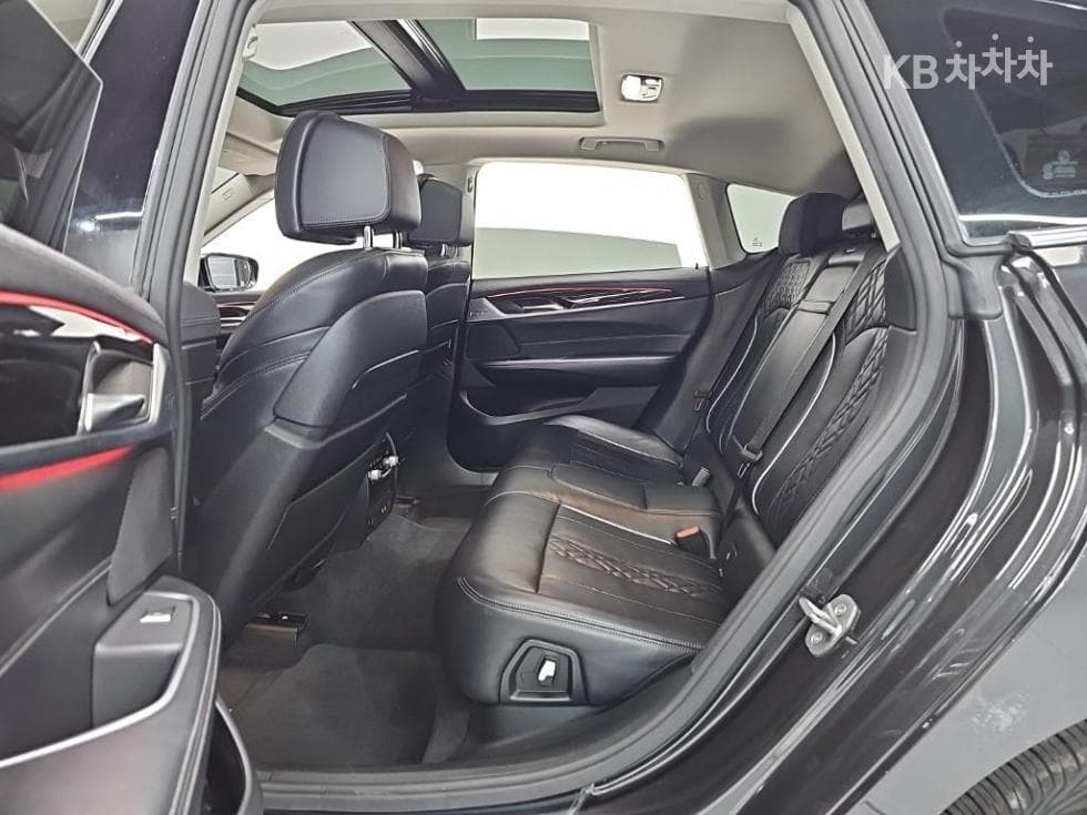 BMW Gran Turismo6 Series GT 630d xDrive Luxury Line - 9