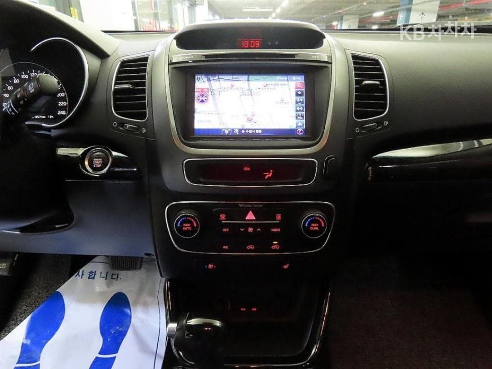 Kia NewSorentoRDiesel 2.0 2WD TLX Special (special feature/edition) - 11
