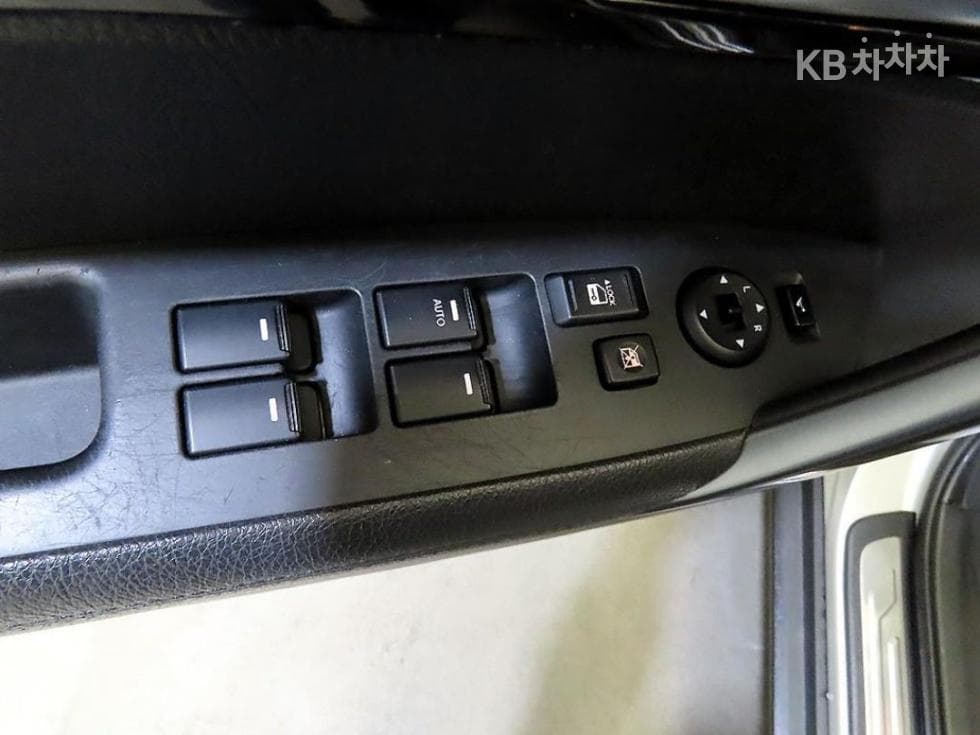 Kia NewSorentoRDiesel 2.0 2WD TLX Special (special feature/edition) - 16