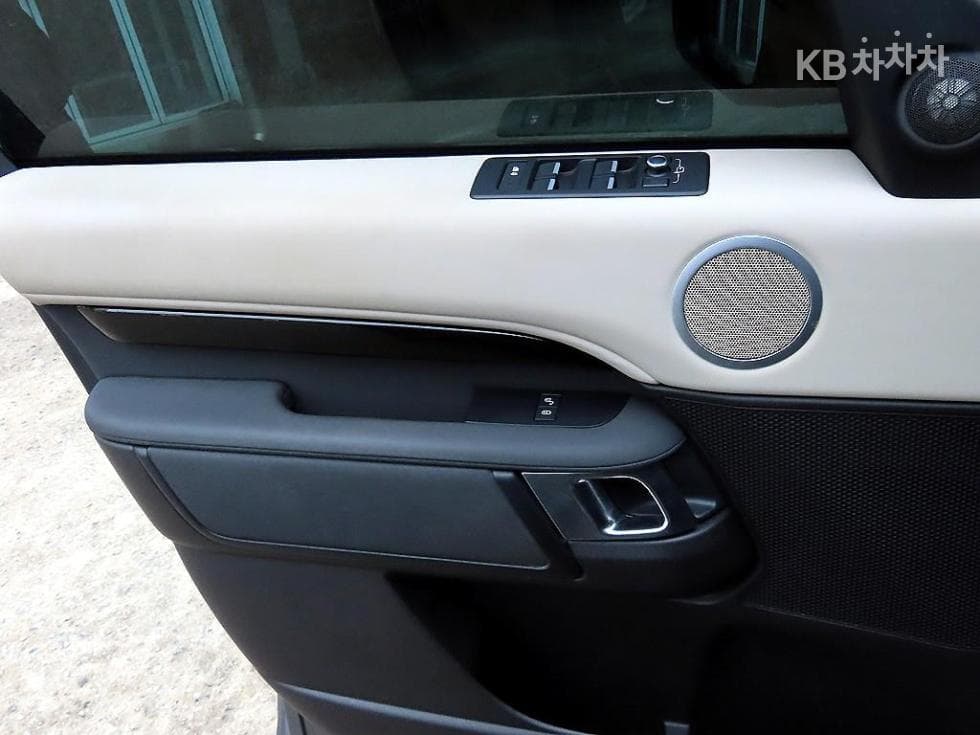 Land Rover 디스커버리52.0 SD4 SE - 11