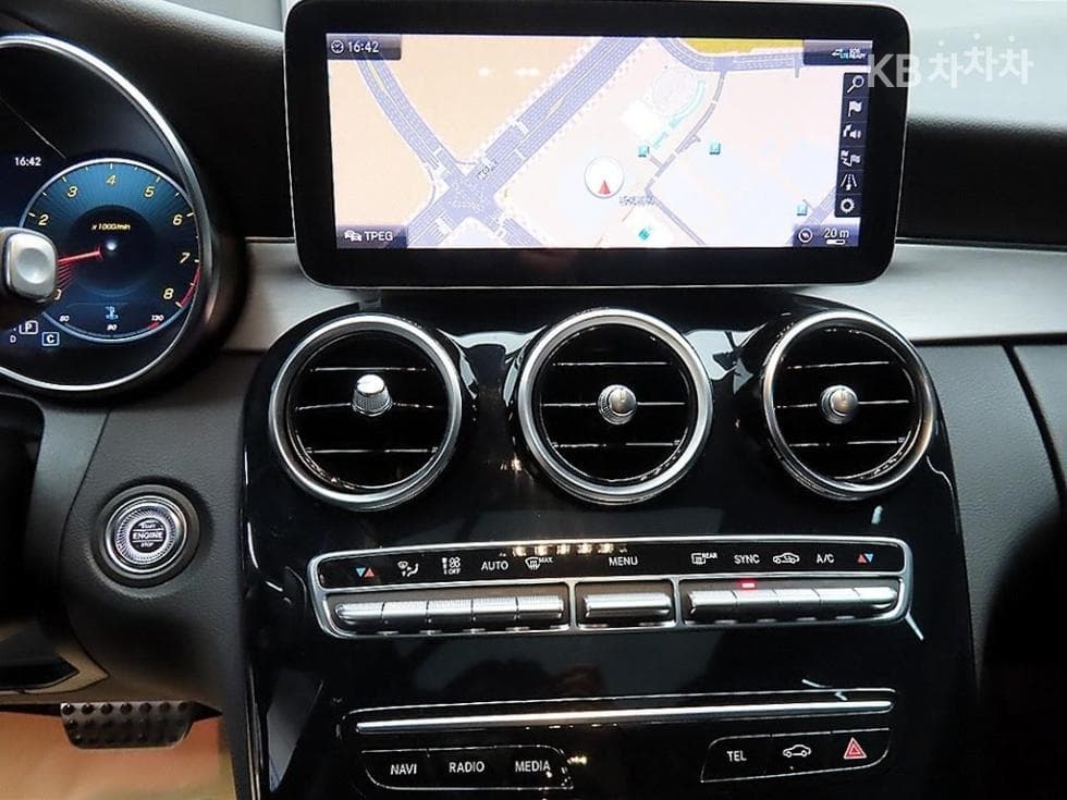 Mercedes-Benz The New (фейслифт) C-КласC200 Coupe - 14