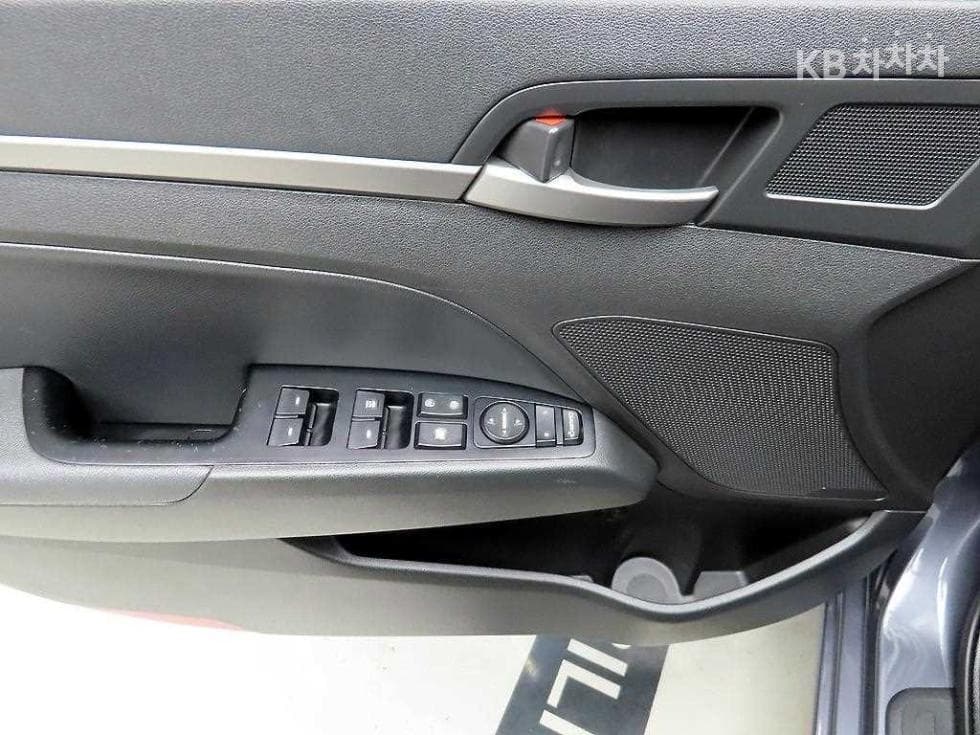 Хюндай Avante (Elantra)AD1.6 GDi Value Plus - 11