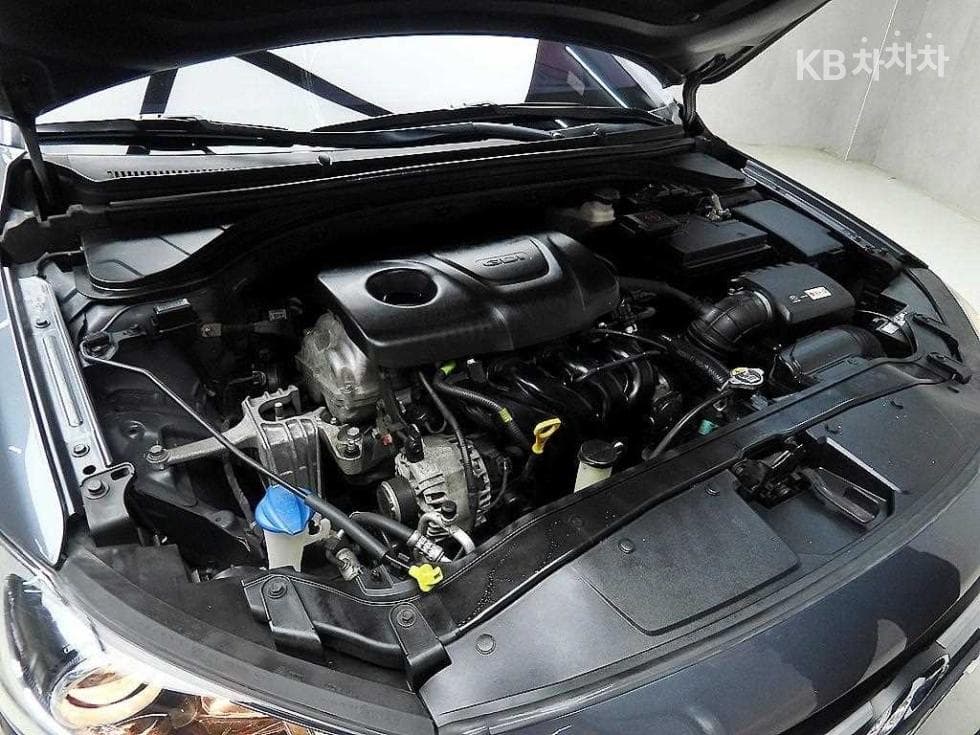 Хюндай Avante (Elantra)AD1.6 GDi Value Plus - 19