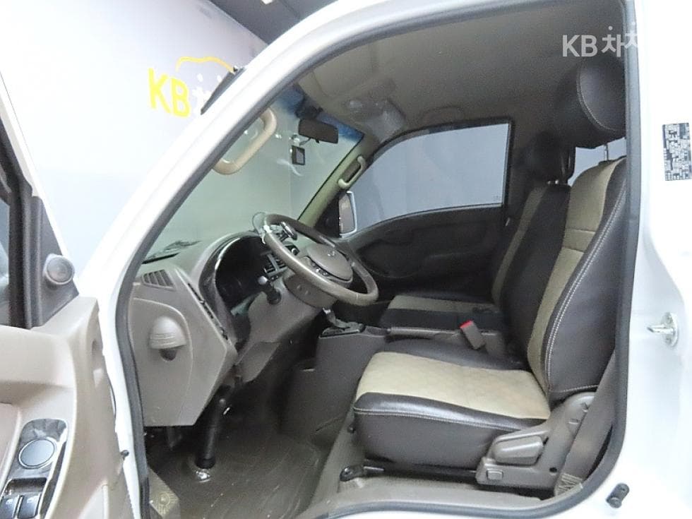 Hyundai Porter 2Extra Long Double Cab CRDi Modern - 9