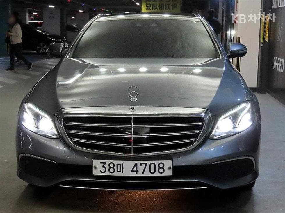 Mercedes-Benz E-Class (W213)E400 4MATIC Exclusive - 2