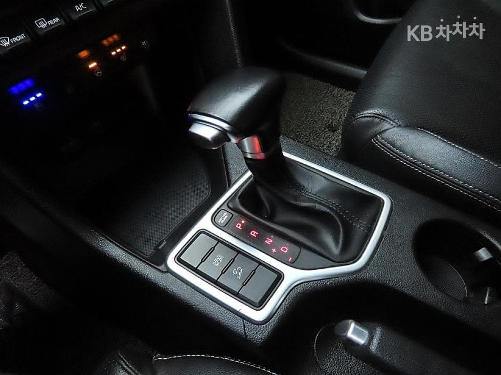 Kia Sportage 더 볼드Smart스트림 D 1.6 Diesel 2WD Prestige - 9