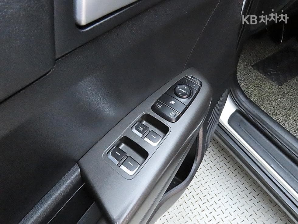Kia Sportage 더 볼드Smart스트림 D 1.6 Diesel 2WD Prestige - 13