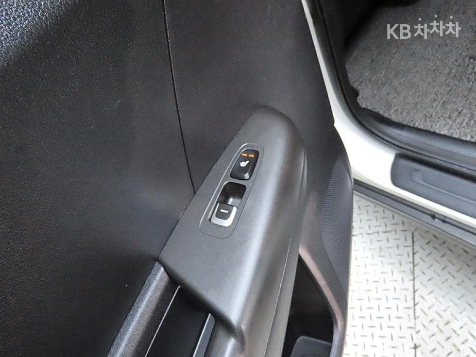 Kia Sportage 더 볼드Smart스트림 D 1.6 Diesel 2WD Prestige - 17