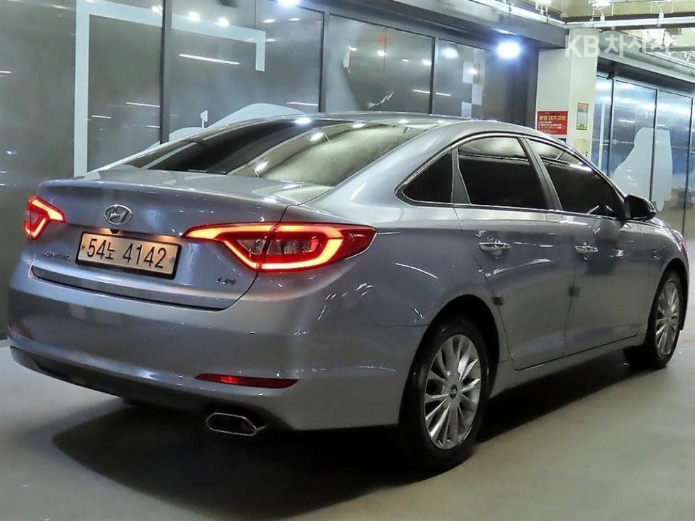 Hyundai Sonata LFLPI Modern Disabled-accessible - 4