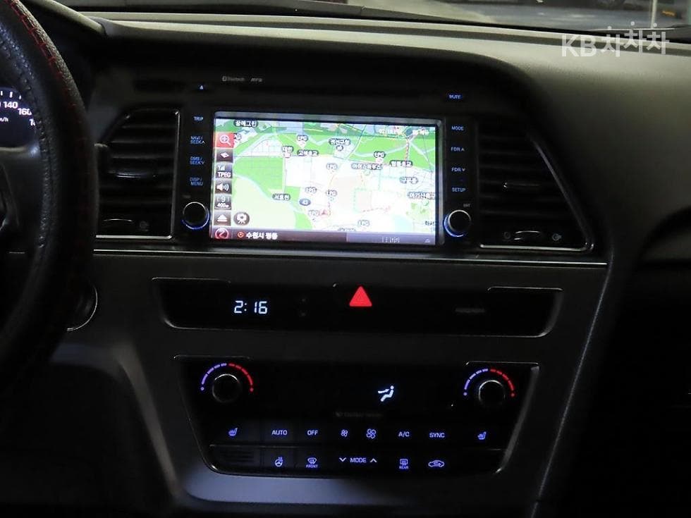 Hyundai Sonata LFLPI Modern Disabled-accessible - 11