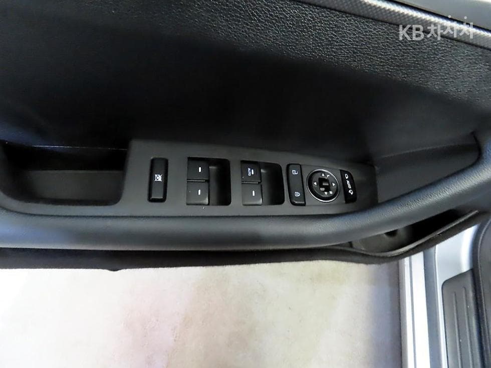 Hyundai Sonata LFLPI Modern Disabled-accessible - 18