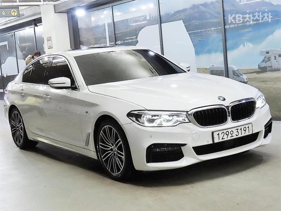 BMW 올New5 Series (G30) 530i M Sport Plus - Image 1