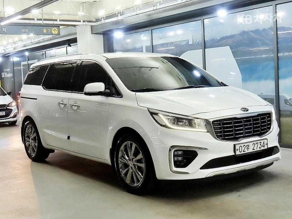Kia The New (facelift) Carnival 7-seater (Limousine) 2.2 Diesel Limousine President - Image 1