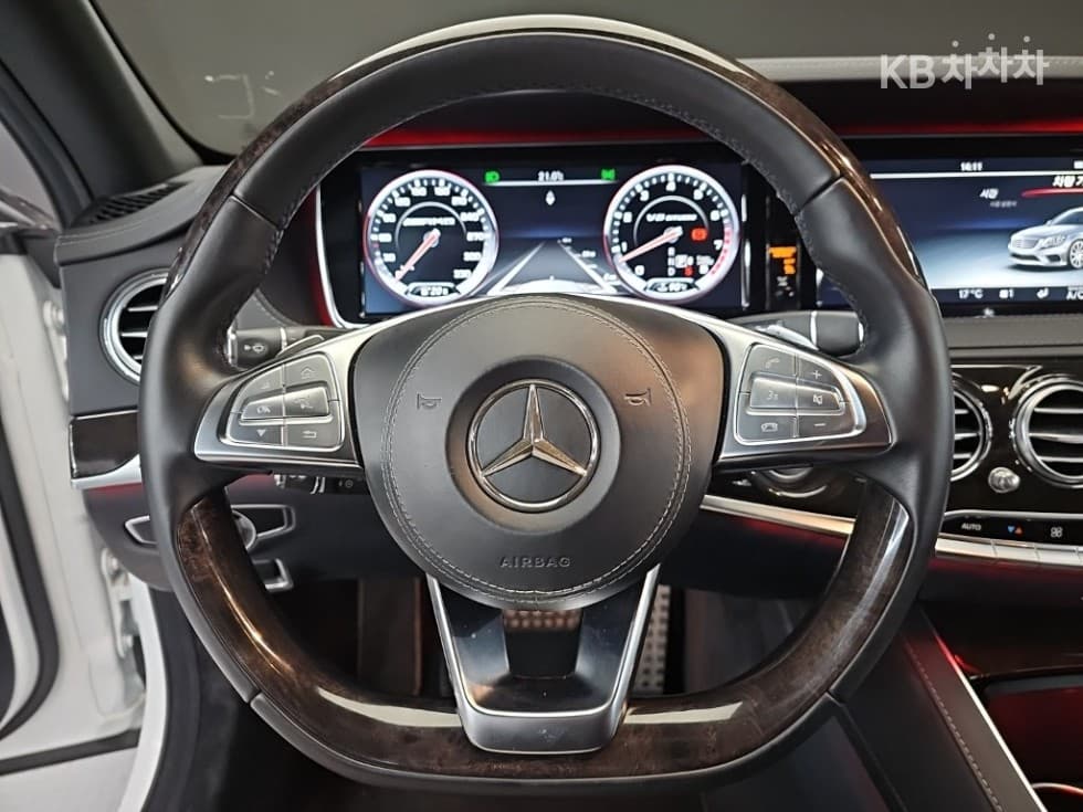 Mercedes-Benz New S-ClassNew S63 AMG 4MATIC Standard - 8