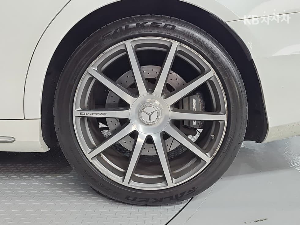 Mercedes-Benz New S-ClassNew S63 AMG 4MATIC Standard - 28