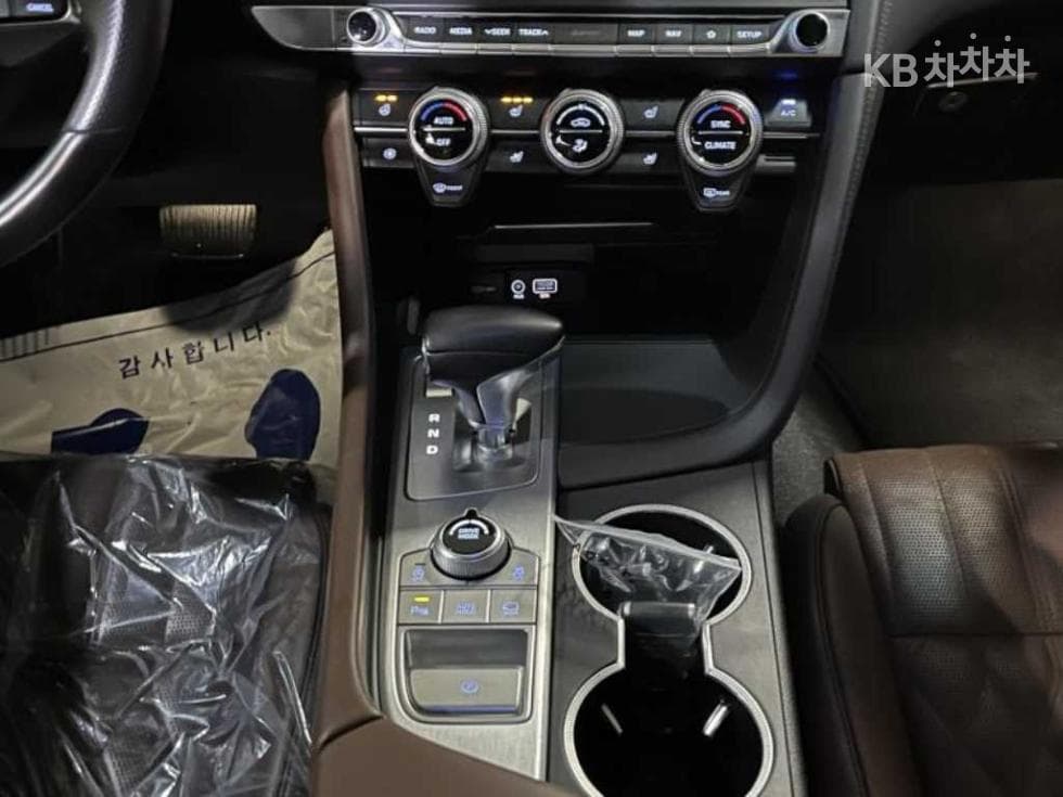 Genesis G702.0T AWD Elite - 10