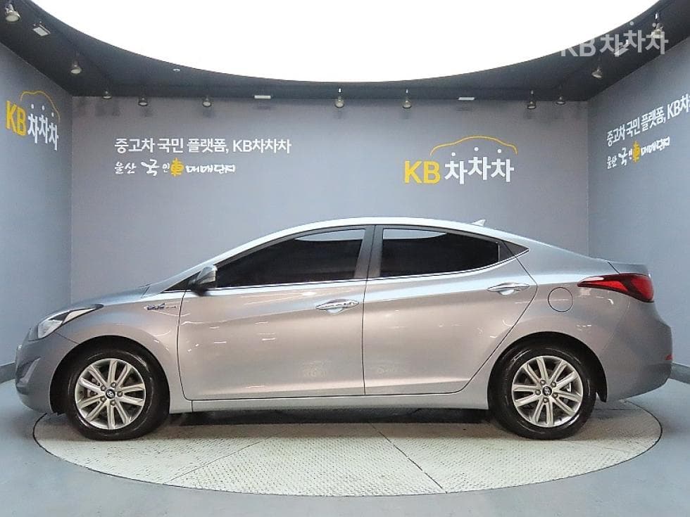 Хюндай The New (фейслифт) Avante (Elantra)1.6 VGT Modern Стандартен - 5